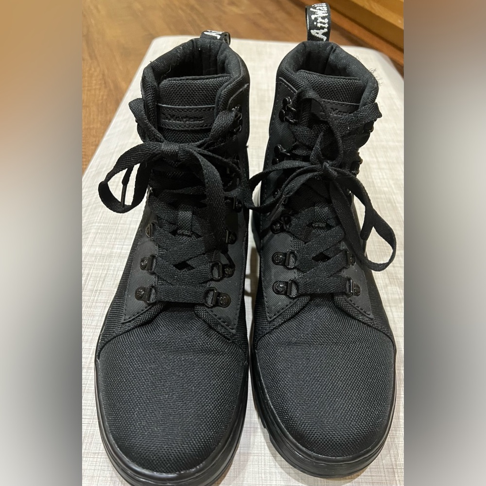 Women Dr Marten shoe/boot